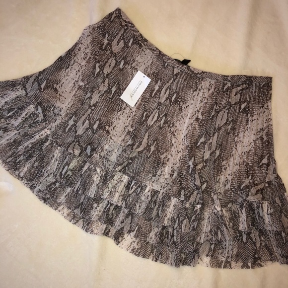 NWT Banana Republic Skirt - Picture 2 of 5